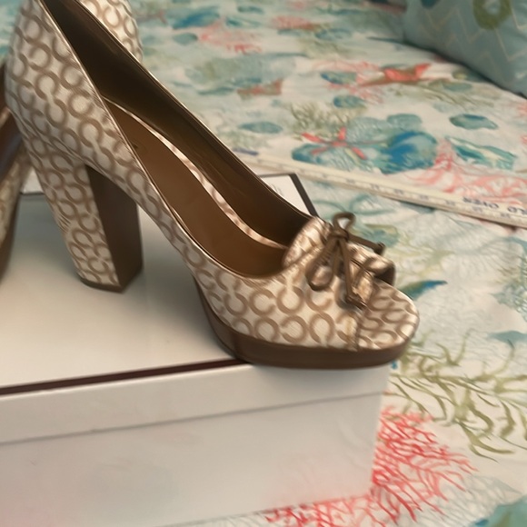 Coach 4inch heels signature C pattern - Picture 2 of 6